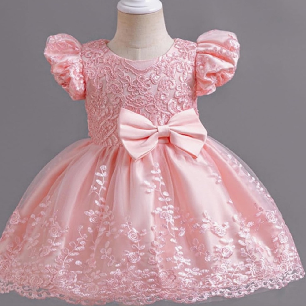 MAKE ME AN OFFER MOVING SALE EVERYTHING MUST GO toddler dress (18 month old)